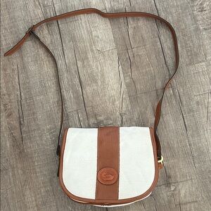 Vintage Dooney & Bourke All Weather Leather Crossbody Needs tinder LOVE & CARE👍🏻